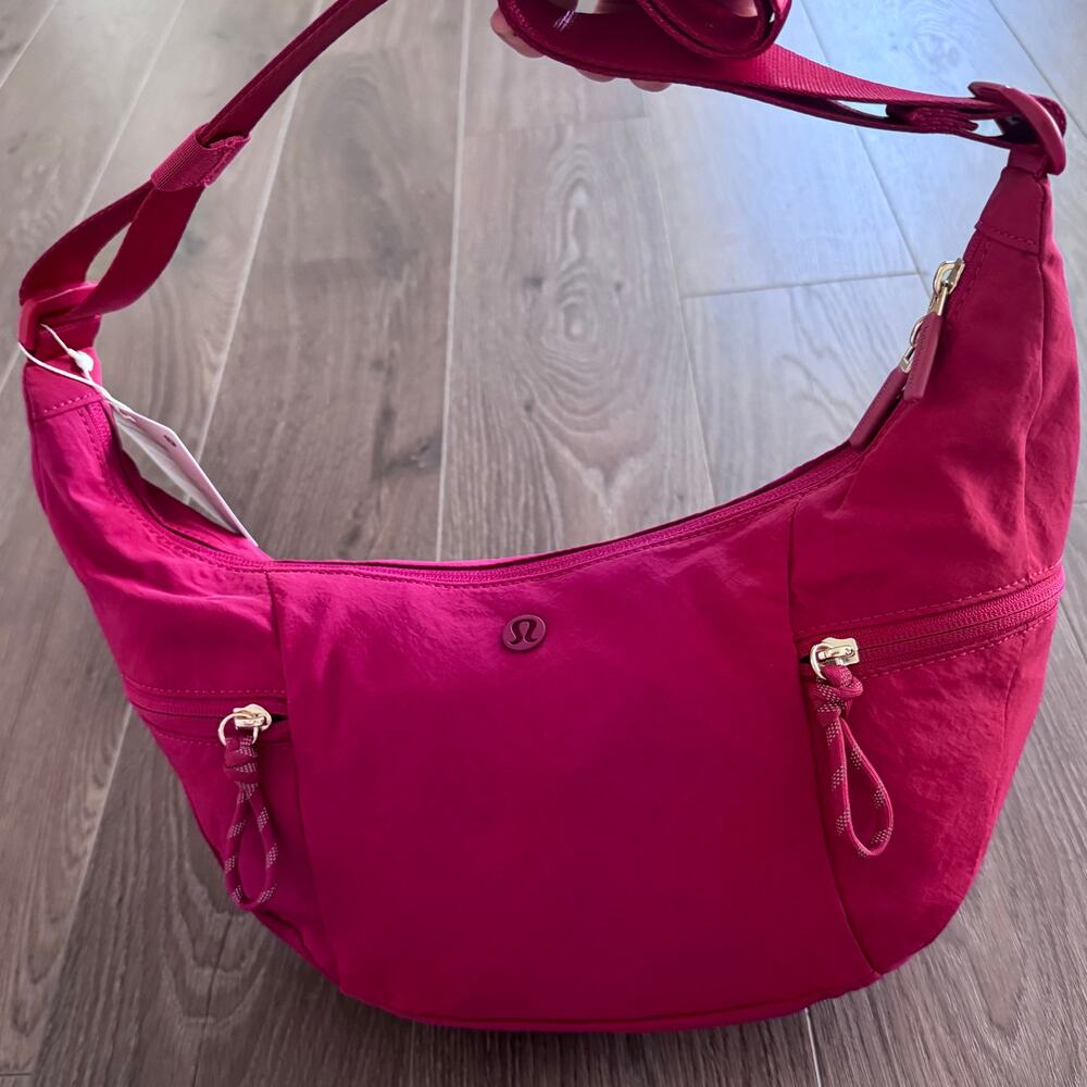 Lululemon Slouchy Sling Bag Casual Utility Crossbody Raspberry Rave 6L NEW
